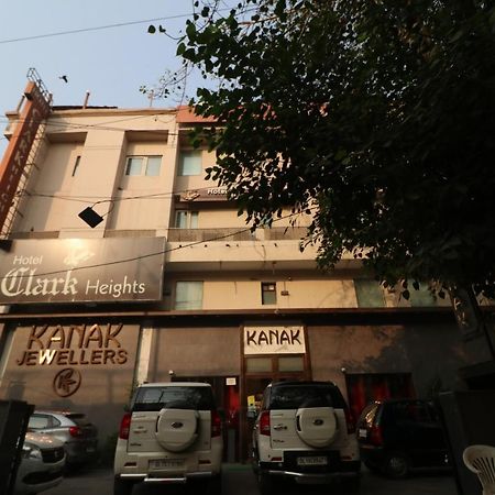 Hotel Clark Heights New Delhi Exterior foto