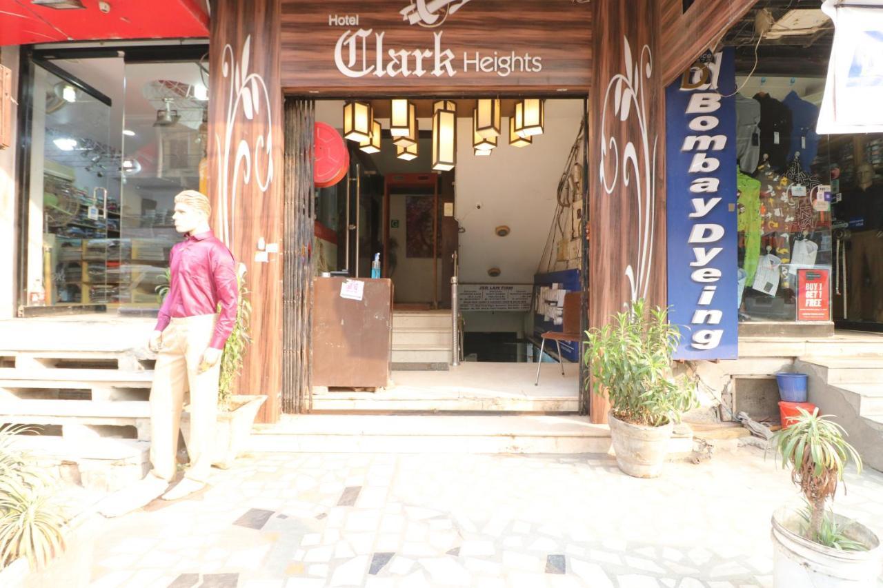 Hotel Clark Heights New Delhi Exterior foto