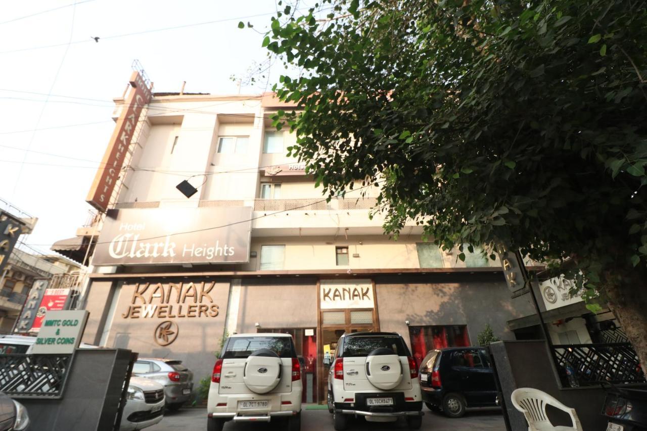 Hotel Clark Heights New Delhi Exterior foto