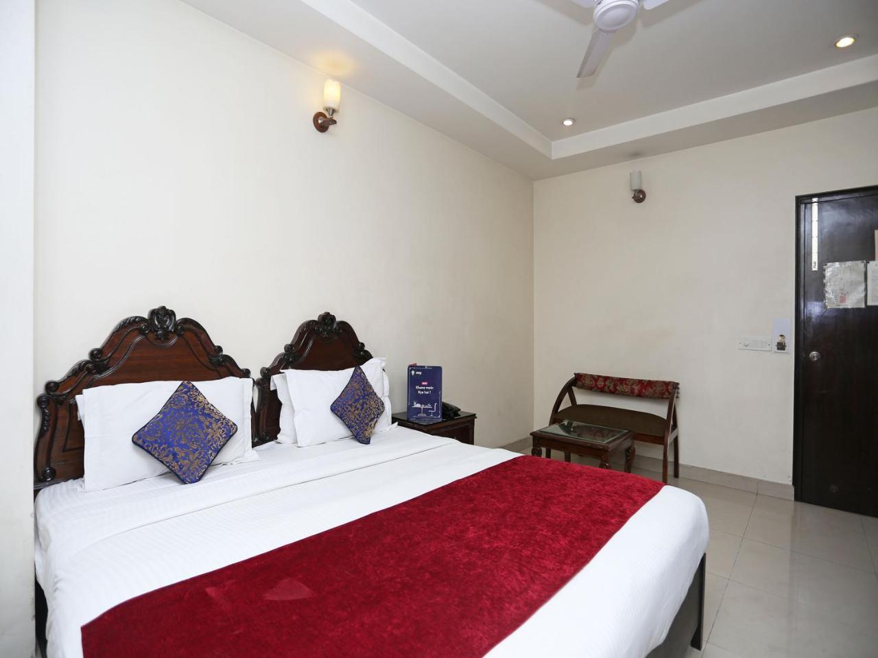 Hotel Clark Heights New Delhi Exterior foto