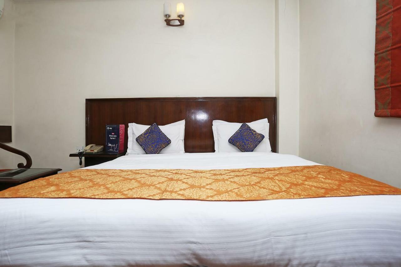 Hotel Clark Heights New Delhi Exterior foto