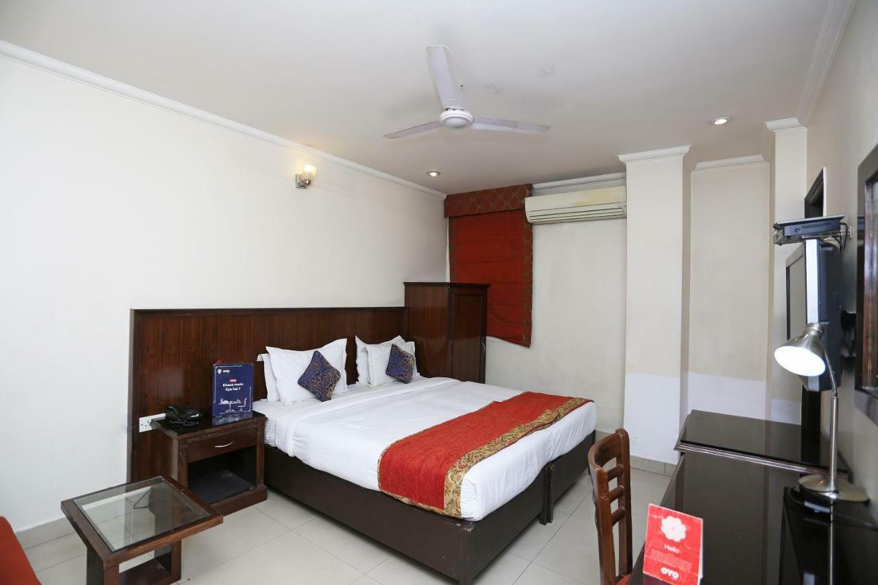 Hotel Clark Heights New Delhi Exterior foto